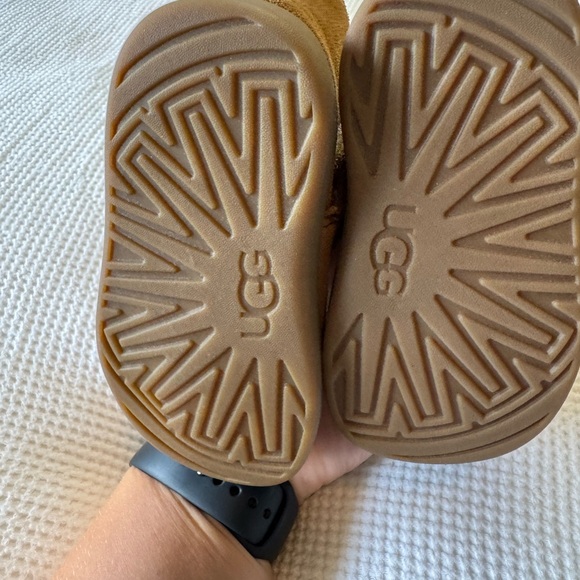 Ugg Baby/Toddler boots in Chestnut - size 4/5 - Picture 11 of 12